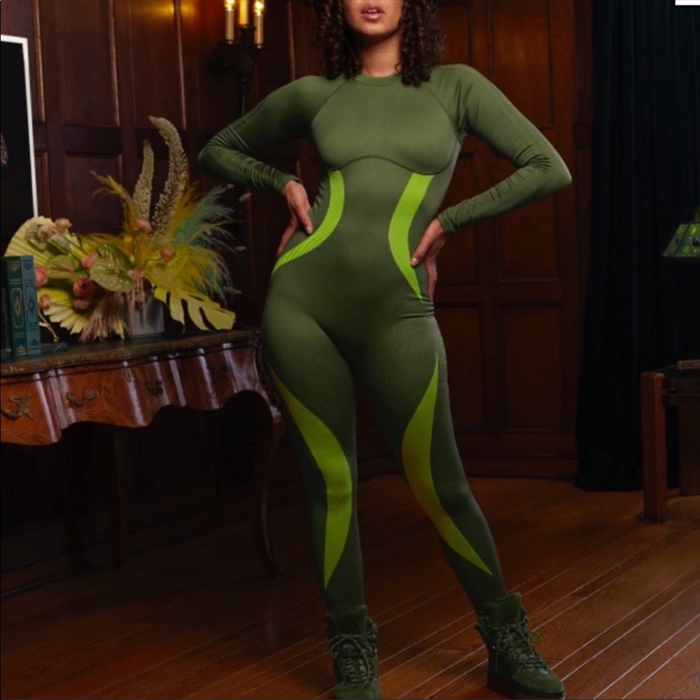 💎IVY PARK Halls of Ivy Green Catsuit, never opened - large 💎